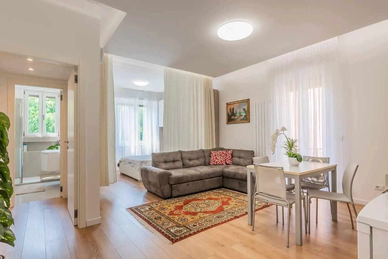 Luxury Apartment Malpensa كاردانو آل كامبو
